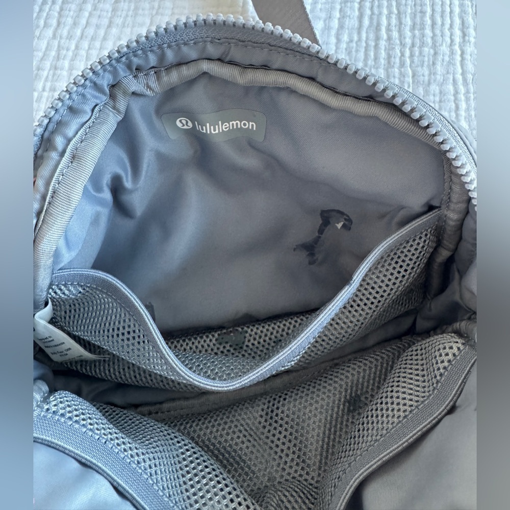 Lululemon Grey Puff Belt Bag - Picture 4 of 6